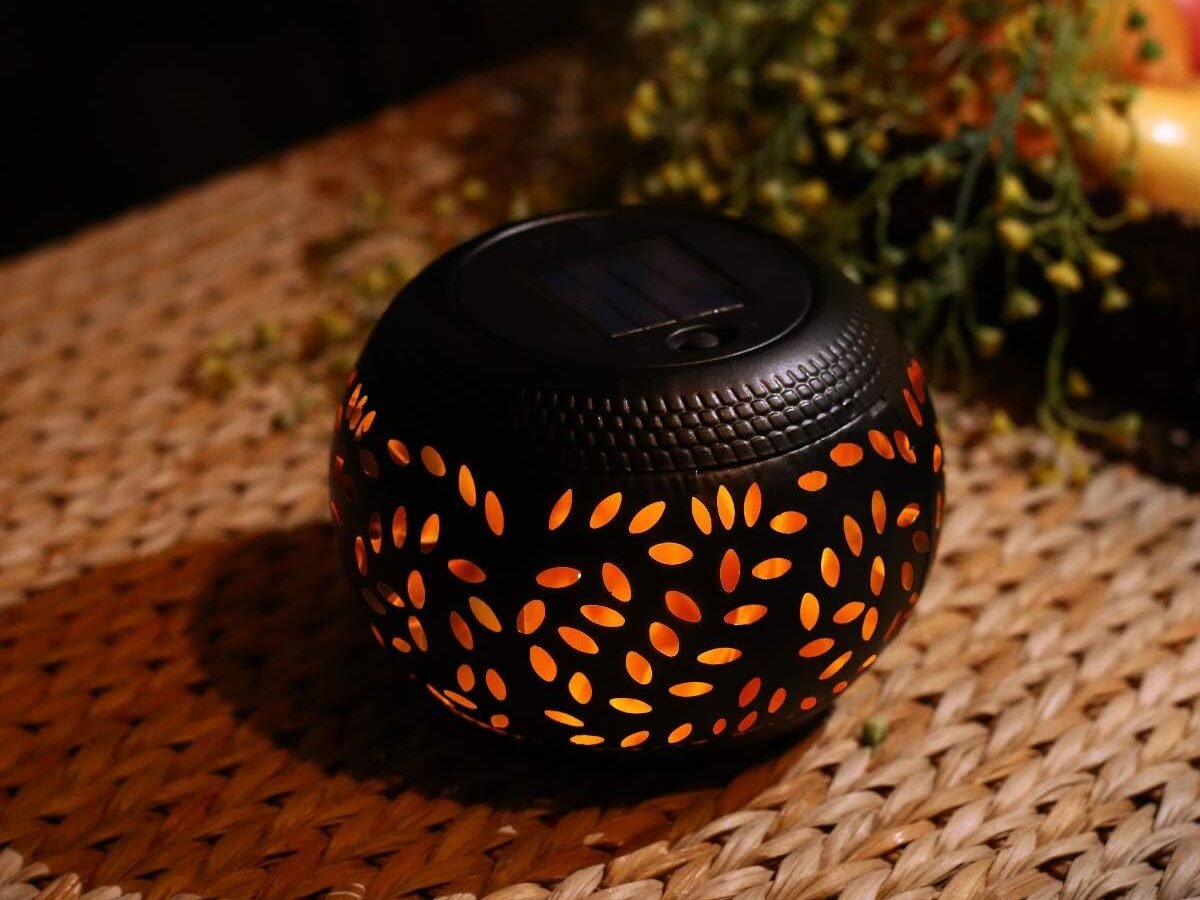 Pearlstar Solar Table Lantern – Flickering Flame Effect